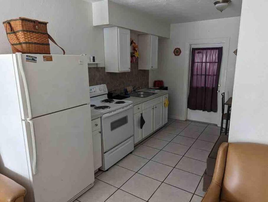 Private One-Bedroom 13-Directly Across From Beach St. Pete Beach Dış mekan fotoğraf