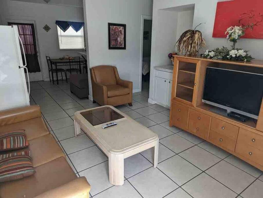 Private One-Bedroom 13-Directly Across From Beach St. Pete Beach Dış mekan fotoğraf